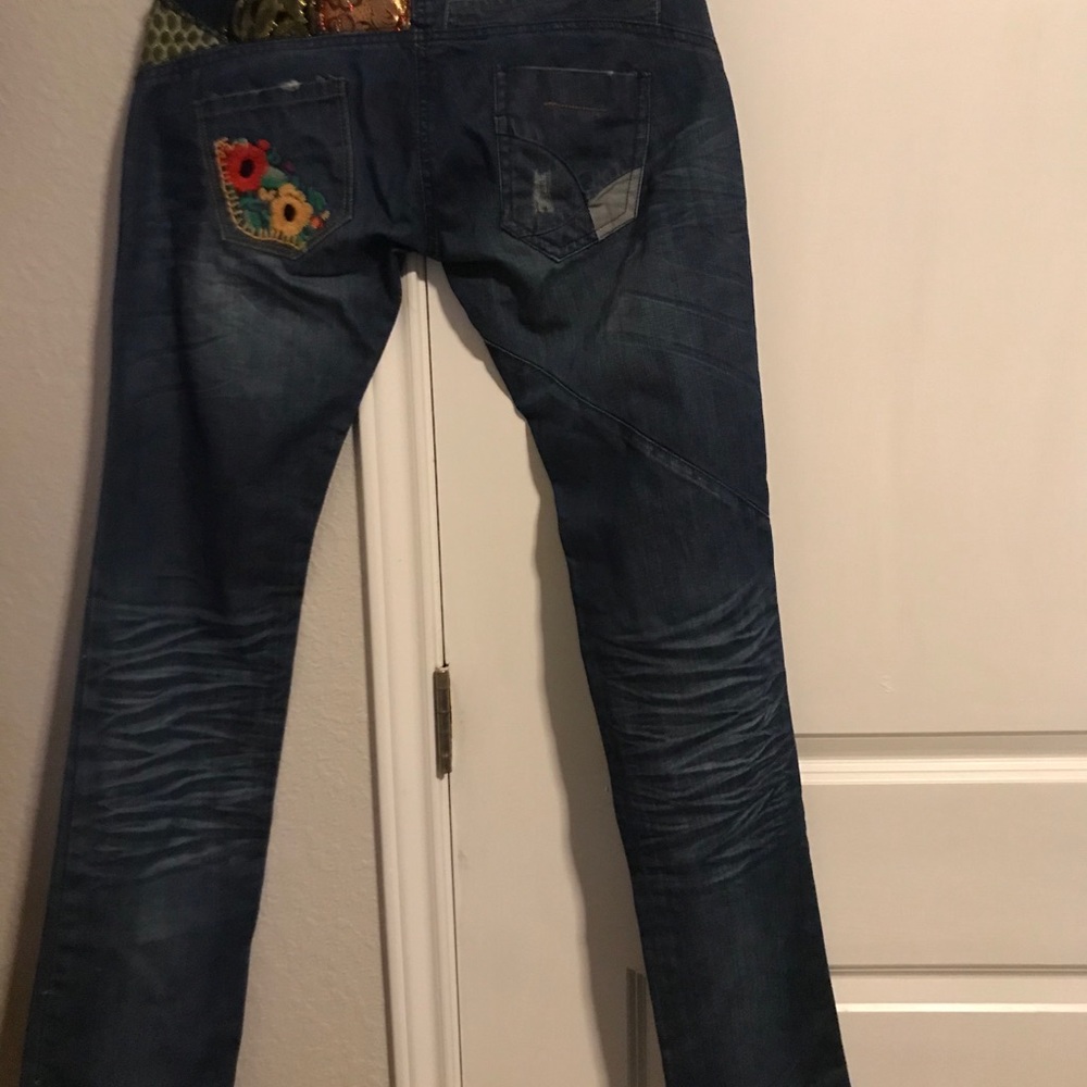 Designed Regular Fit jeans